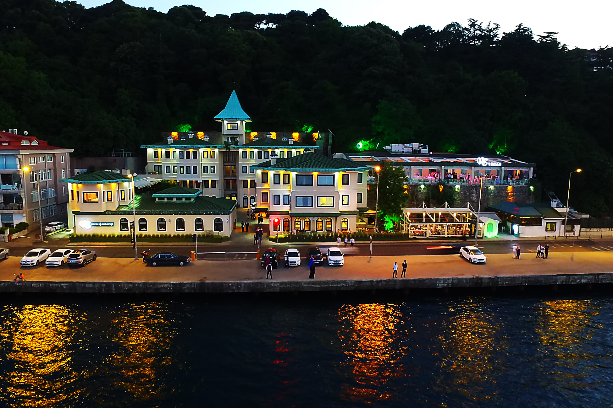 Boğaz'ın Eşsiz Manzarasında Konfor ve Şıklık